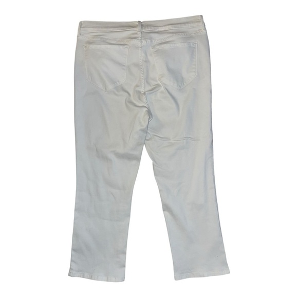 NYDJ Marilyn Capri in Crisp White - Picture 3 of 8